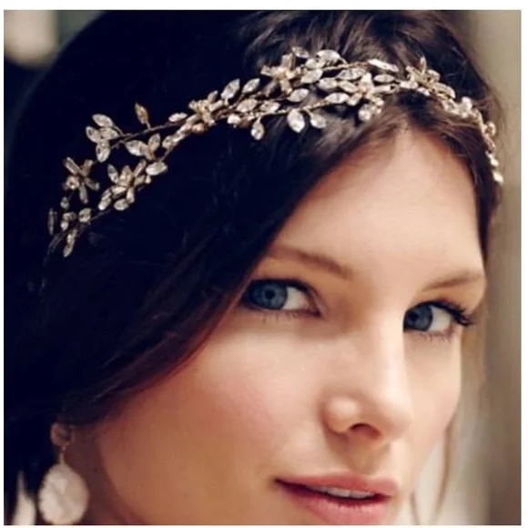 Gorgeous BHLDN headpiece display picture 3